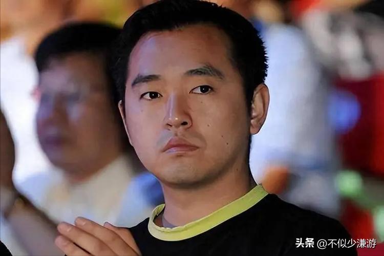 举重冠军是什么意思_举重冠军生活_举重冠军装清洁工