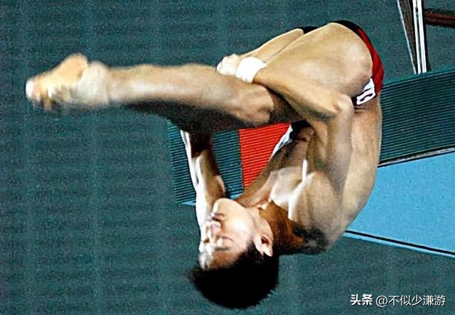 举重冠军装清洁工_举重冠军是什么意思_举重冠军生活