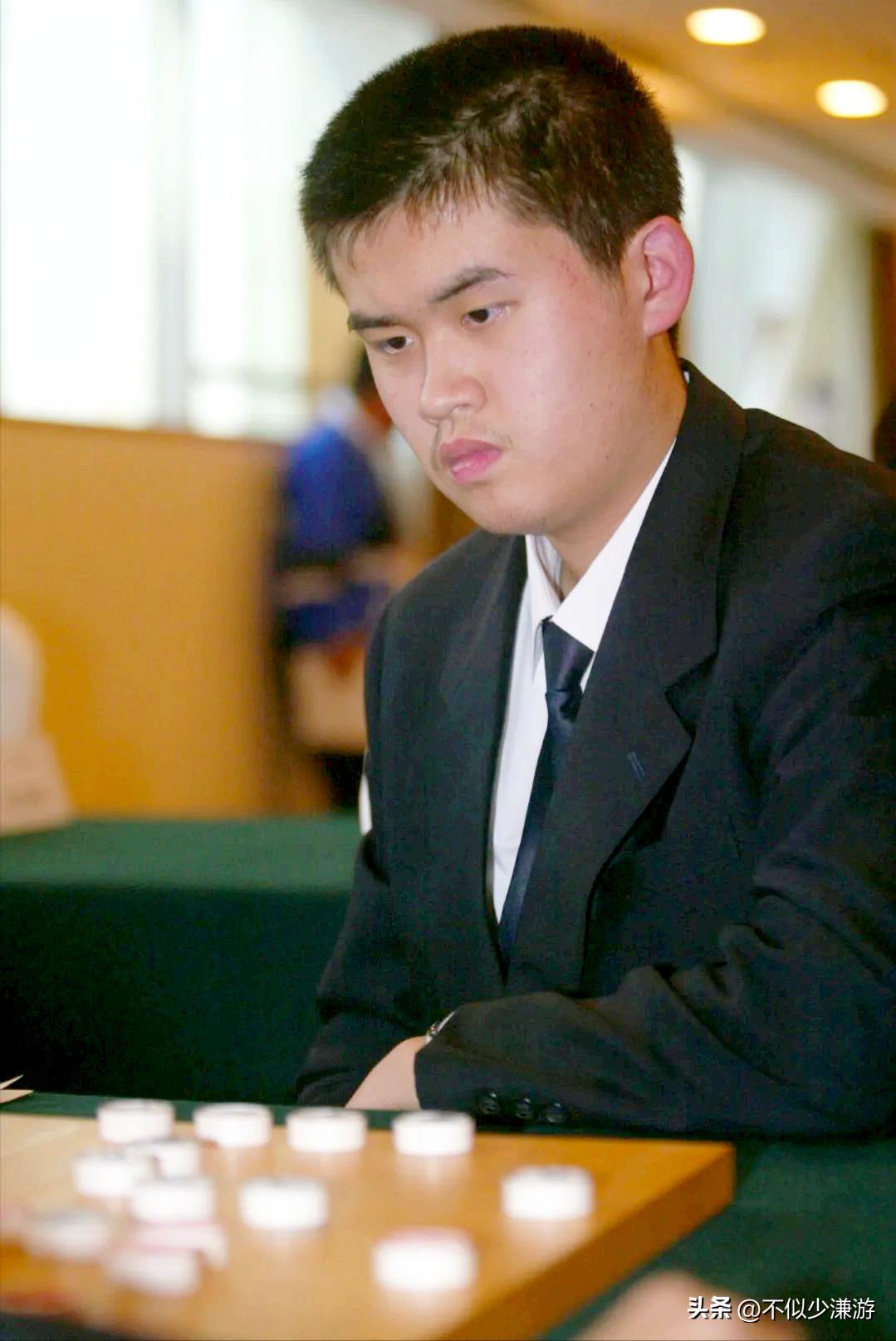举重冠军装清洁工_举重冠军是什么意思_举重冠军生活