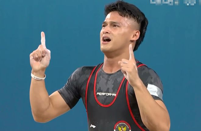 举重冠军石智勇现状_2021举重石智勇_举重69kg石智勇夺冠