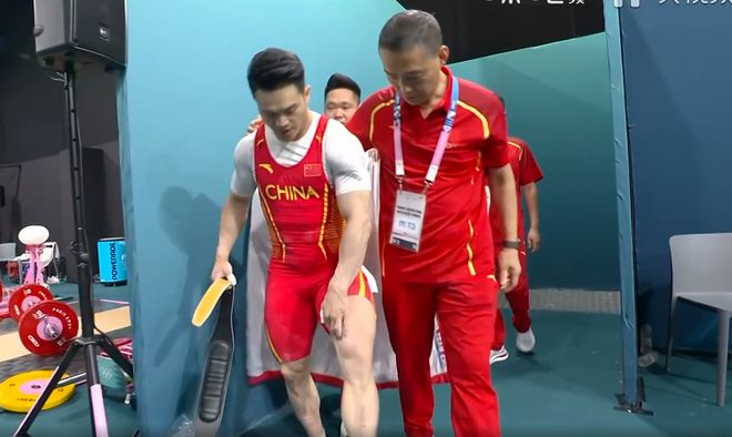 举重冠军石智勇现状_举重69kg石智勇夺冠_2021举重石智勇