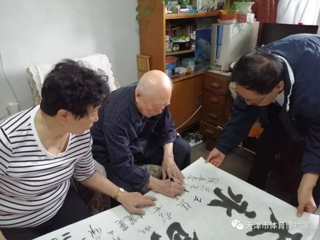 儿子打篮球拿冠军寄语_儿子篮球比赛得了冠军的感言_儿子获得篮球冠军朋友圈