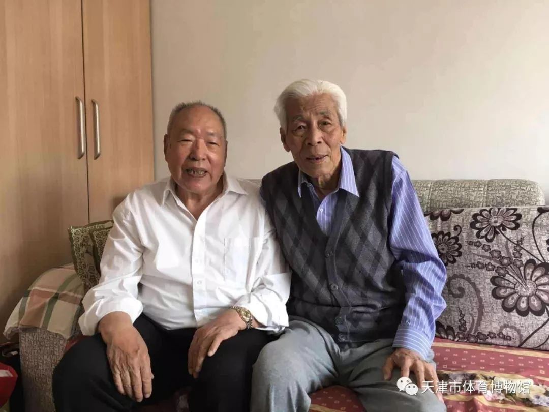 儿子篮球比赛得了冠军的感言_儿子获得篮球冠军朋友圈_儿子打篮球拿冠军寄语