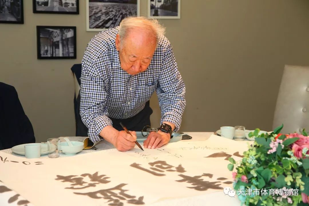 儿子打篮球拿冠军寄语_儿子篮球比赛得了冠军的感言_儿子获得篮球冠军朋友圈